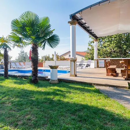 With Swimming Pool Opatija - Pobri, Opatija - 16390 アパート